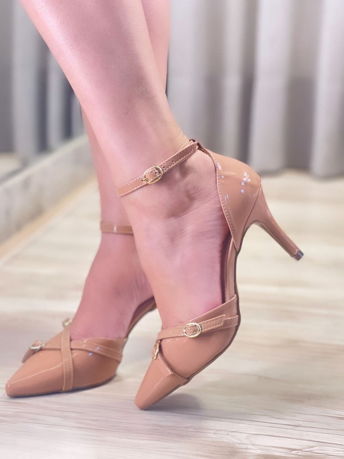 Scarpin Nude Fivela Traseira Fechada Talline Sapatilhas Atacado