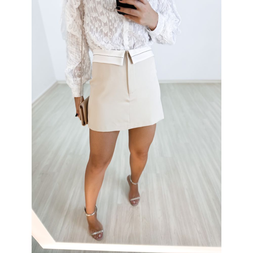 SHORT SAIA COLEGIAL Nude CAROLLA FERRARO