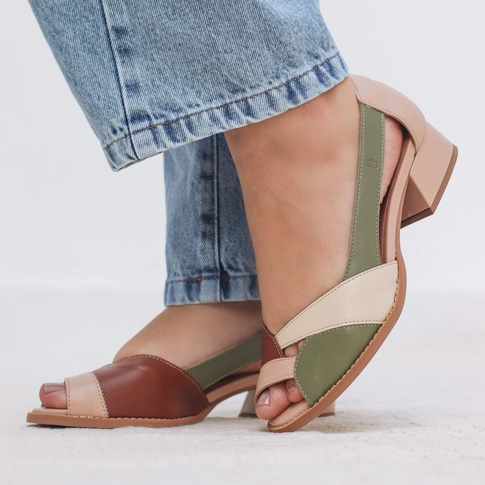 Sapato Peep Toe Couro Nude S Lvia Chocolate E Off White Bubbl