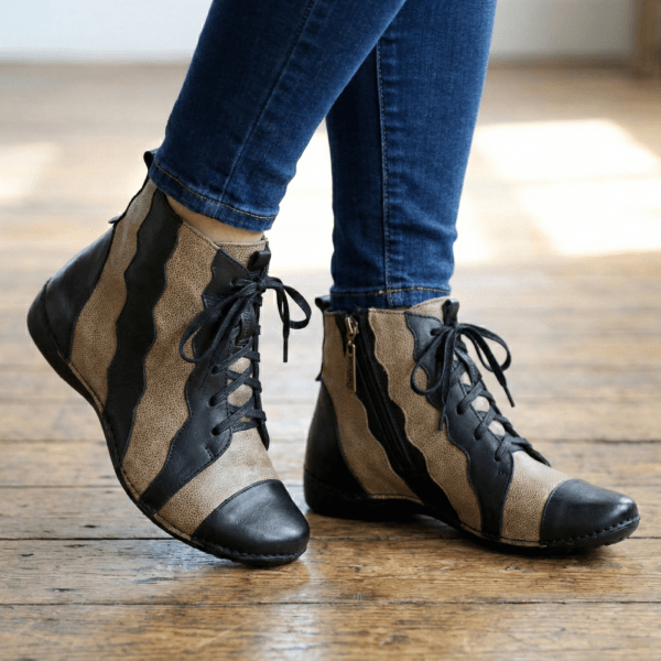 Bota Ortopédica Feminina em Couro Legítimo com Palmilha Gel