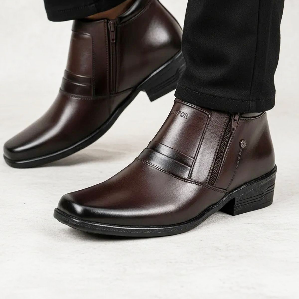 Bota Masculina Social Country de Couro Zíper Arizona Country