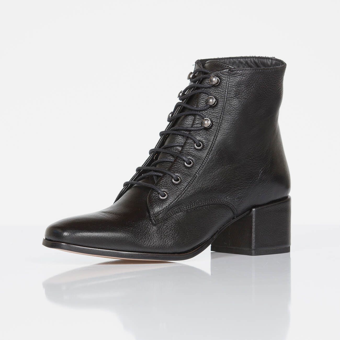 BOTA FEMININA TRADICIONALE PRETA Albanese Studio