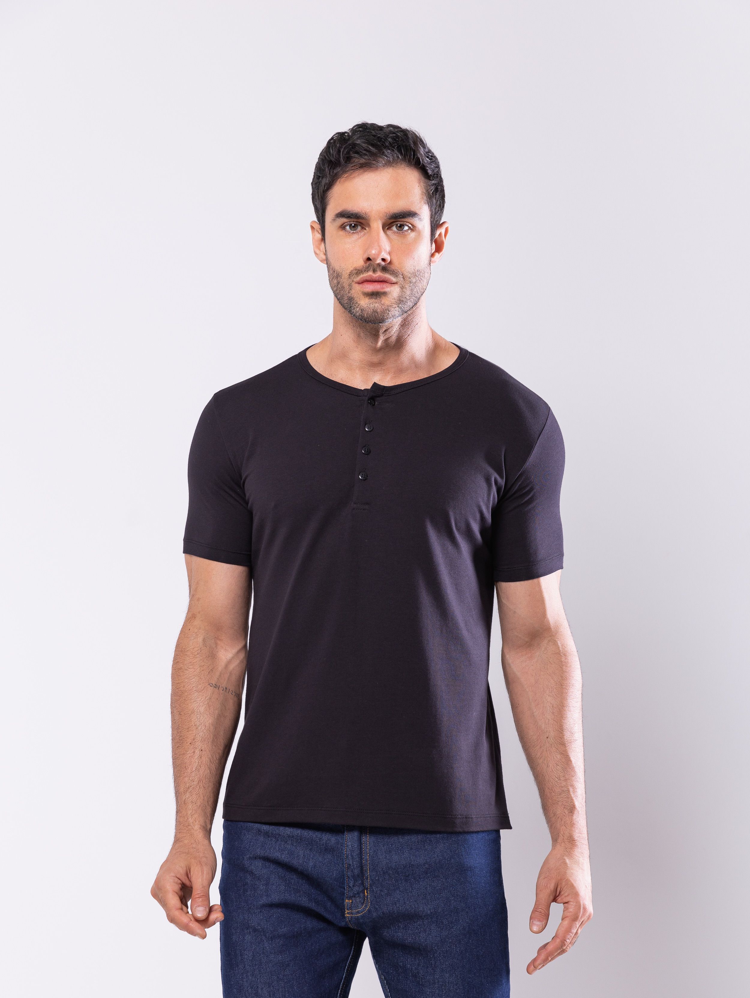 Camisa Raglan Harvey Manga Curta Preta - Algodão Pima | Barão Alpha