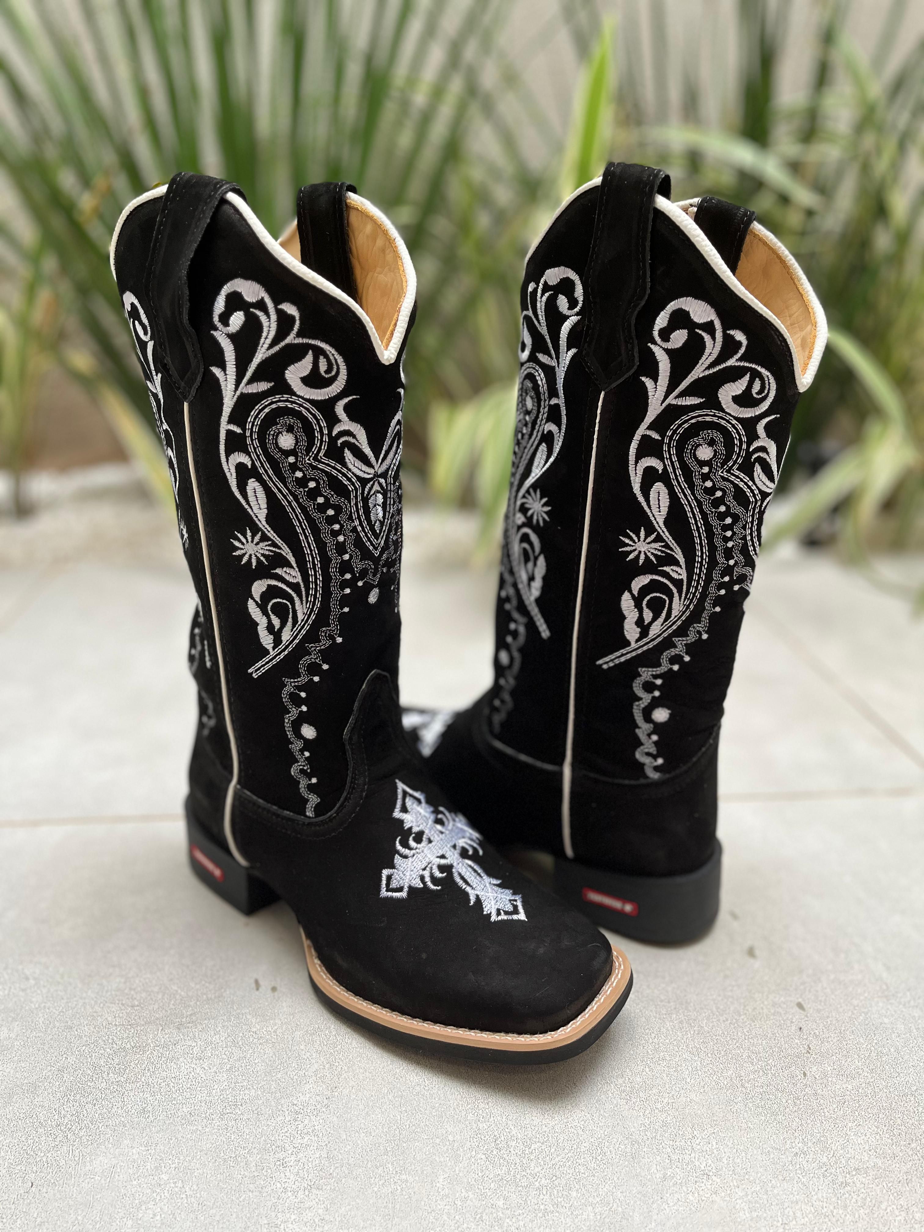 BOTA TEXANA EM COURO NOBUCK PRETO BORDADO TRIBAL + CRUZ | Botas Texanas ...