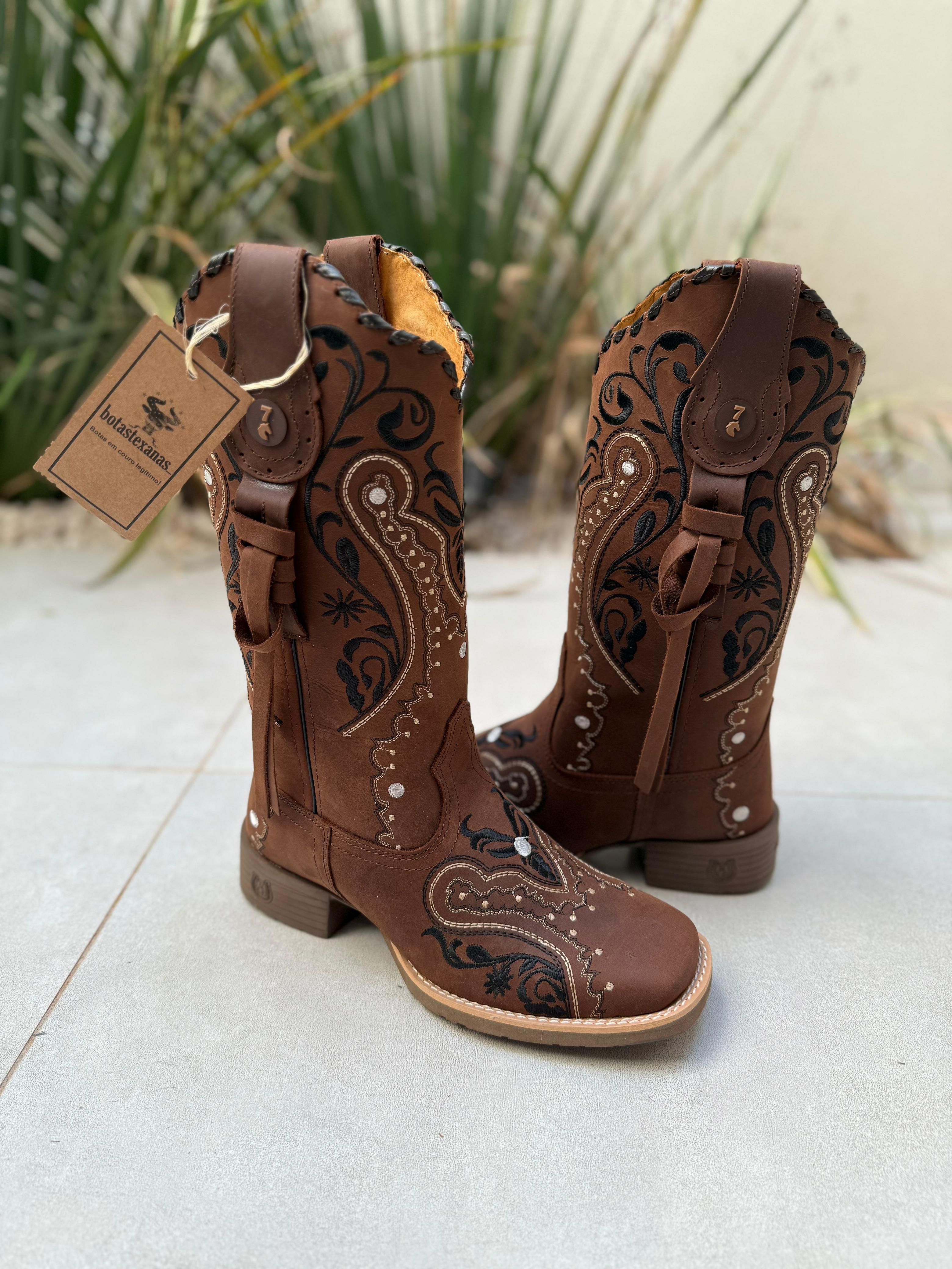 BOTA TEXANA EM COURO MARROM BORDADO TRIBAL COM TRICE E CORDINHAS ...