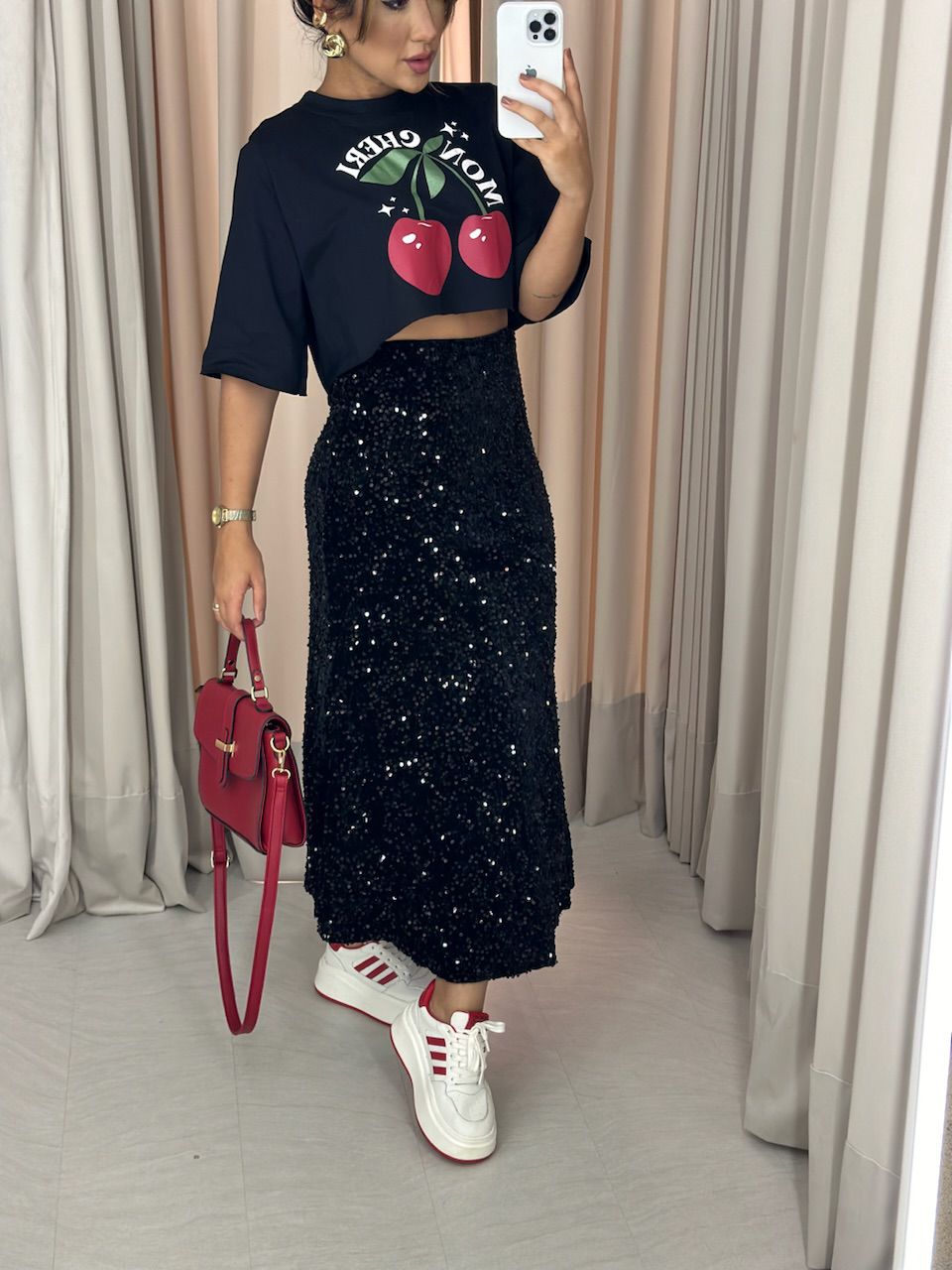 SAIA ALÍCIA PAETÊ CAROLLA FERRARO