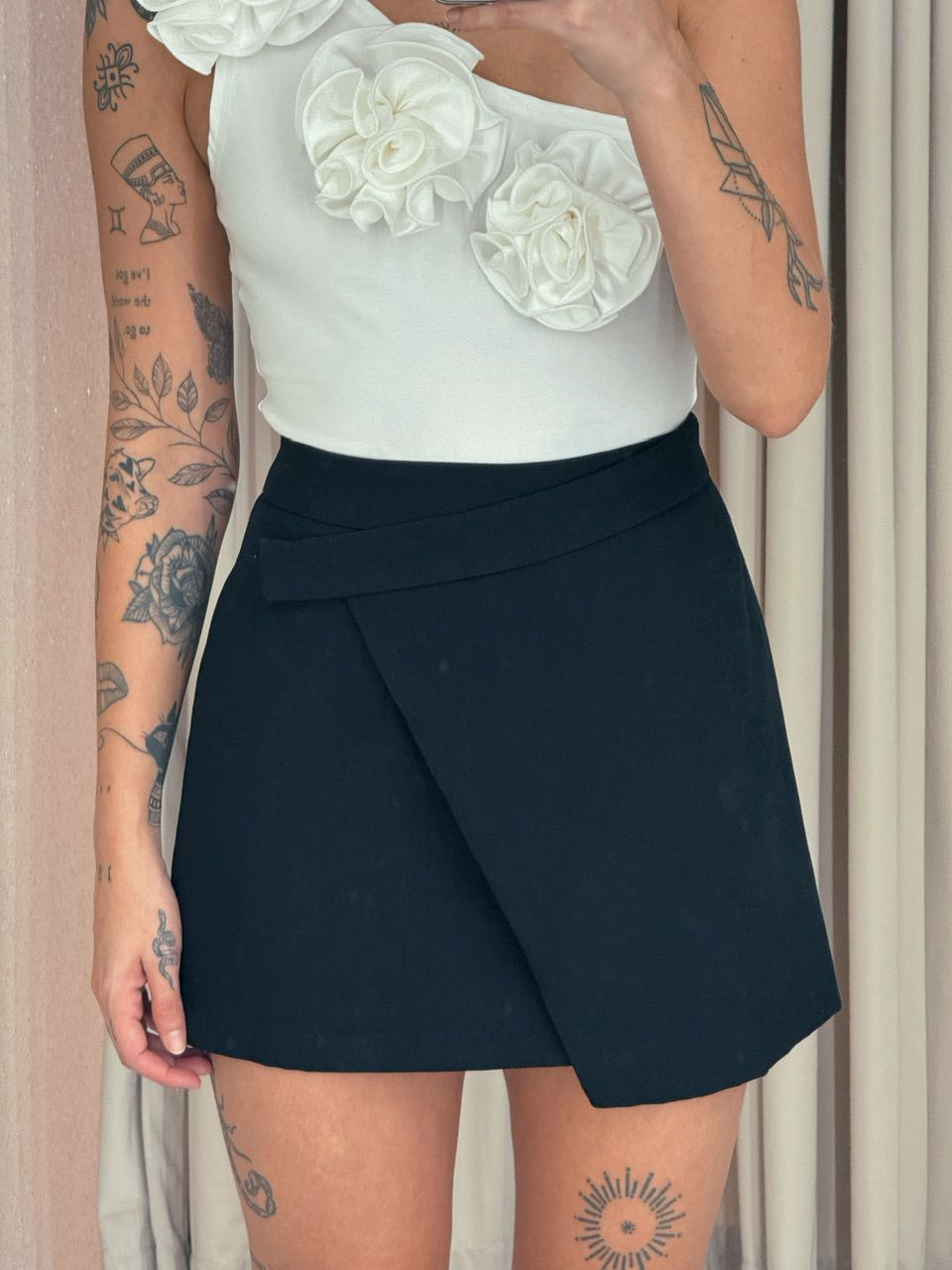 SAIA ASSIMÉTRICA CURTA CAROLLA FERRARO