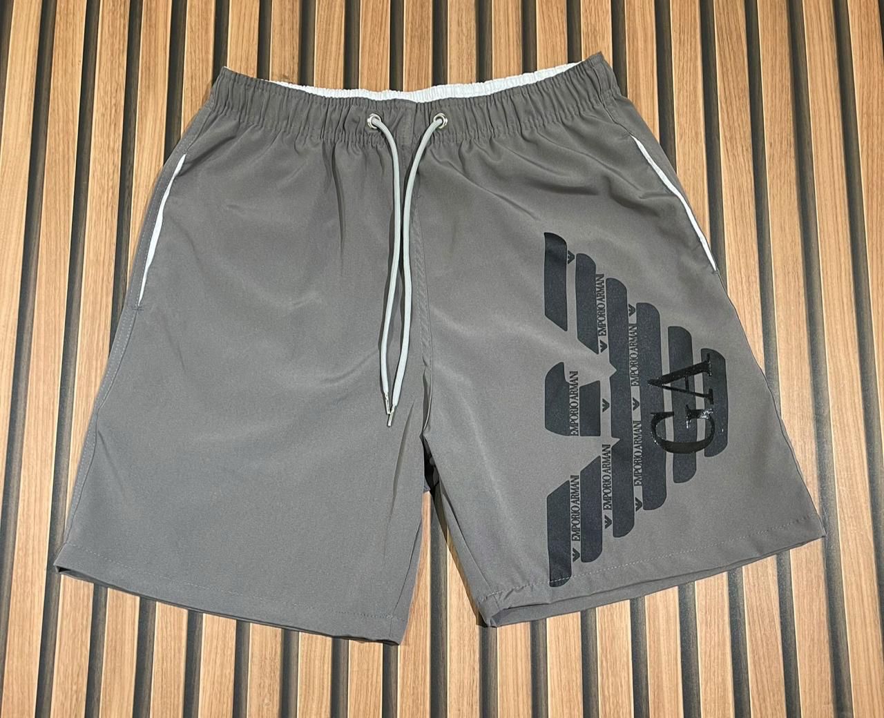 Short Premium Armani Cinza | Conceito 62