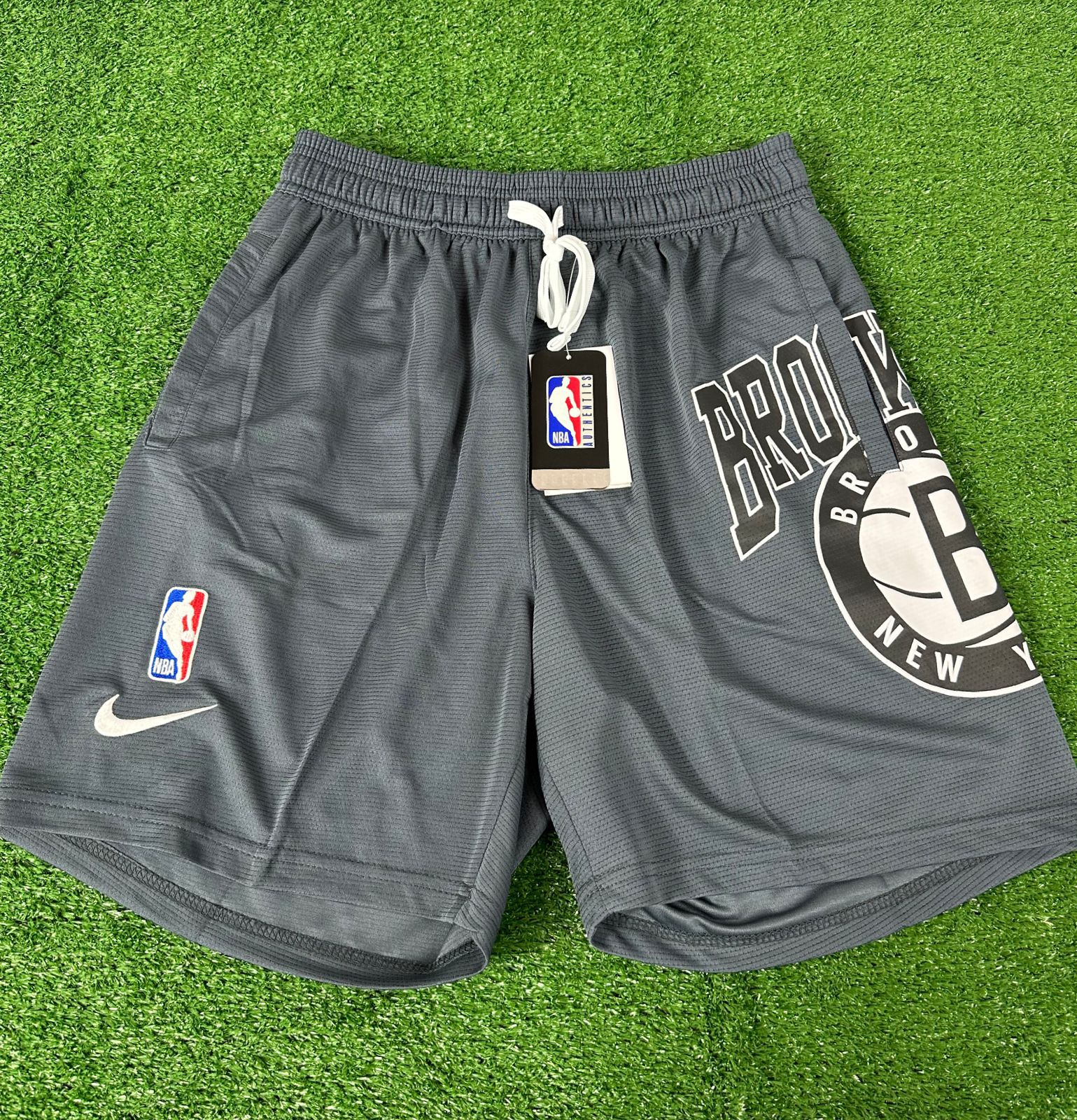 Shorts Casual NBA Brooklyn Nets - Masculino - Cinza | JOGADOR XIQUE