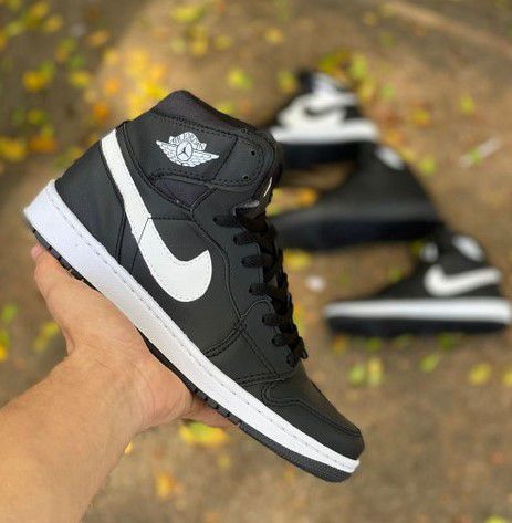 Tenis Air Jordan One Unissex Todo Preto Simbolo Branco KICCO
