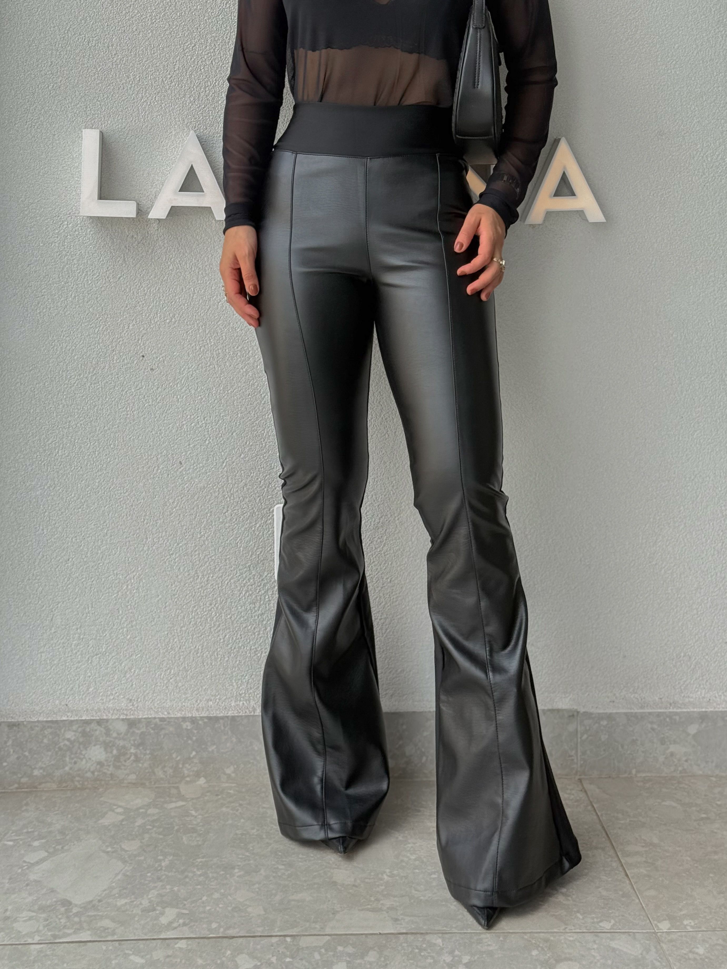 Calça Flare Couro Fake Preta | Loja La Mina