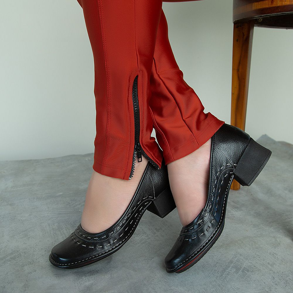 Sapato Boneca J.gean Kelly Salto Grosso Em Couro Cor Preto Cod