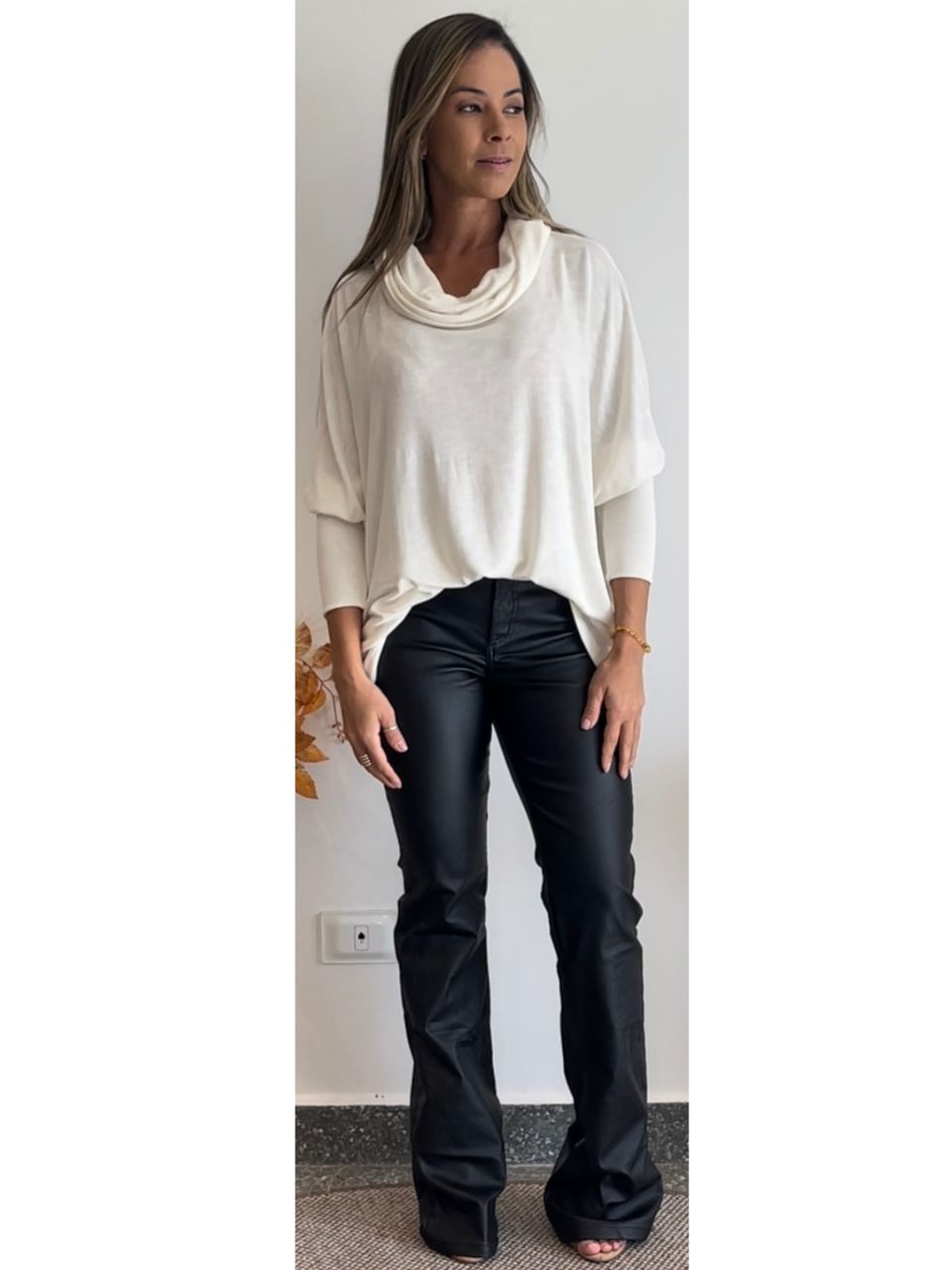 Calça flare resinada preta clearance
