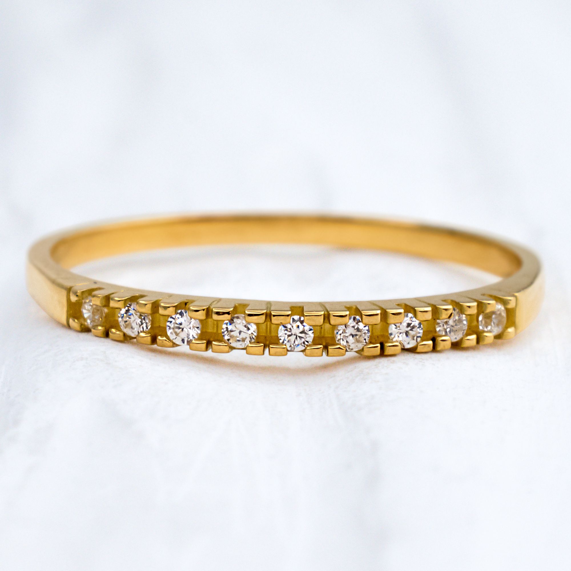 Aparador de Aliança em ouro 18k, com 22 diamantes e largura de 2mm - Golden  & Co - A Sua Loja de Alianças e Joias Personalizadas