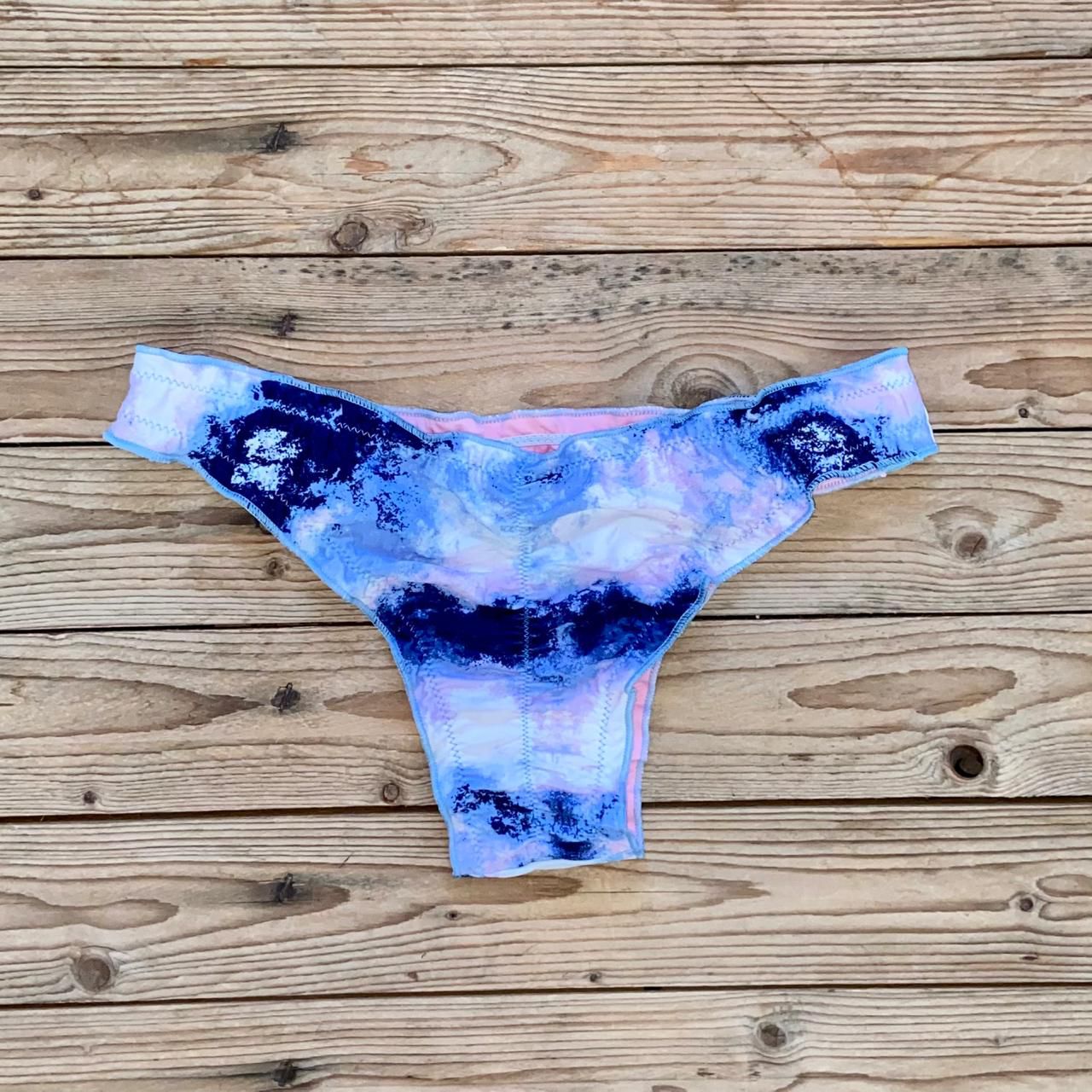 Calcinha Biquíni Levanta Bumbum Frufru Azul Tiedye