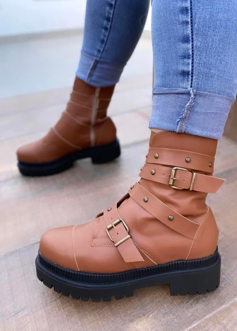 Bota Tratorada Caramelo Fivelas Talline Sapatilhas Atacado