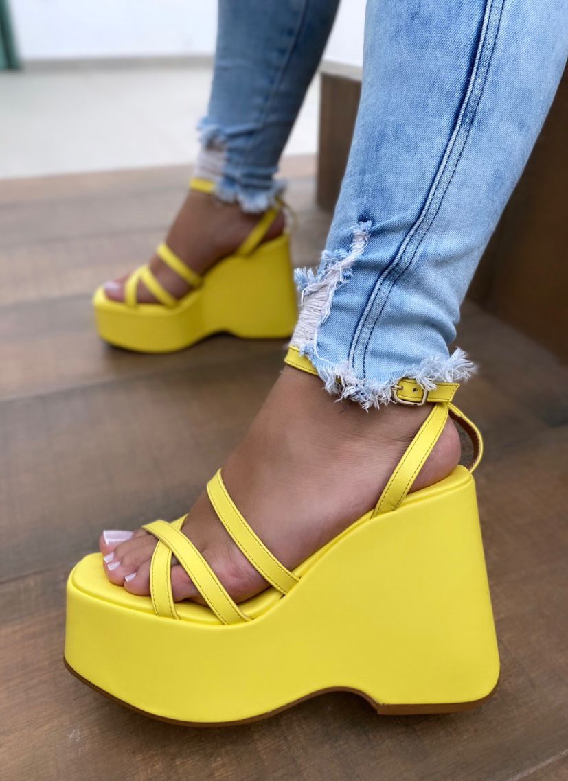 Anabela amarela best sale