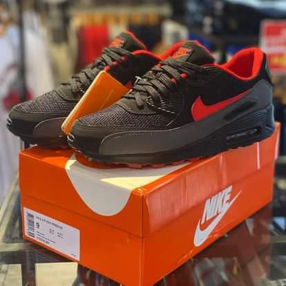 Air max 90 preto e clearance vermelho