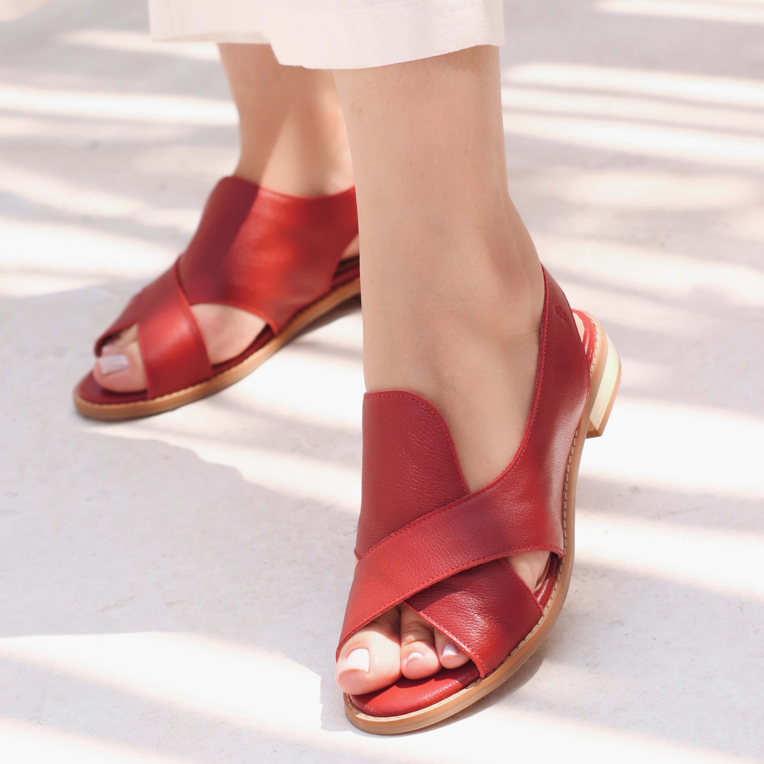Sandália Rasteira Vermelha Alento Feito à Mão Bubblê