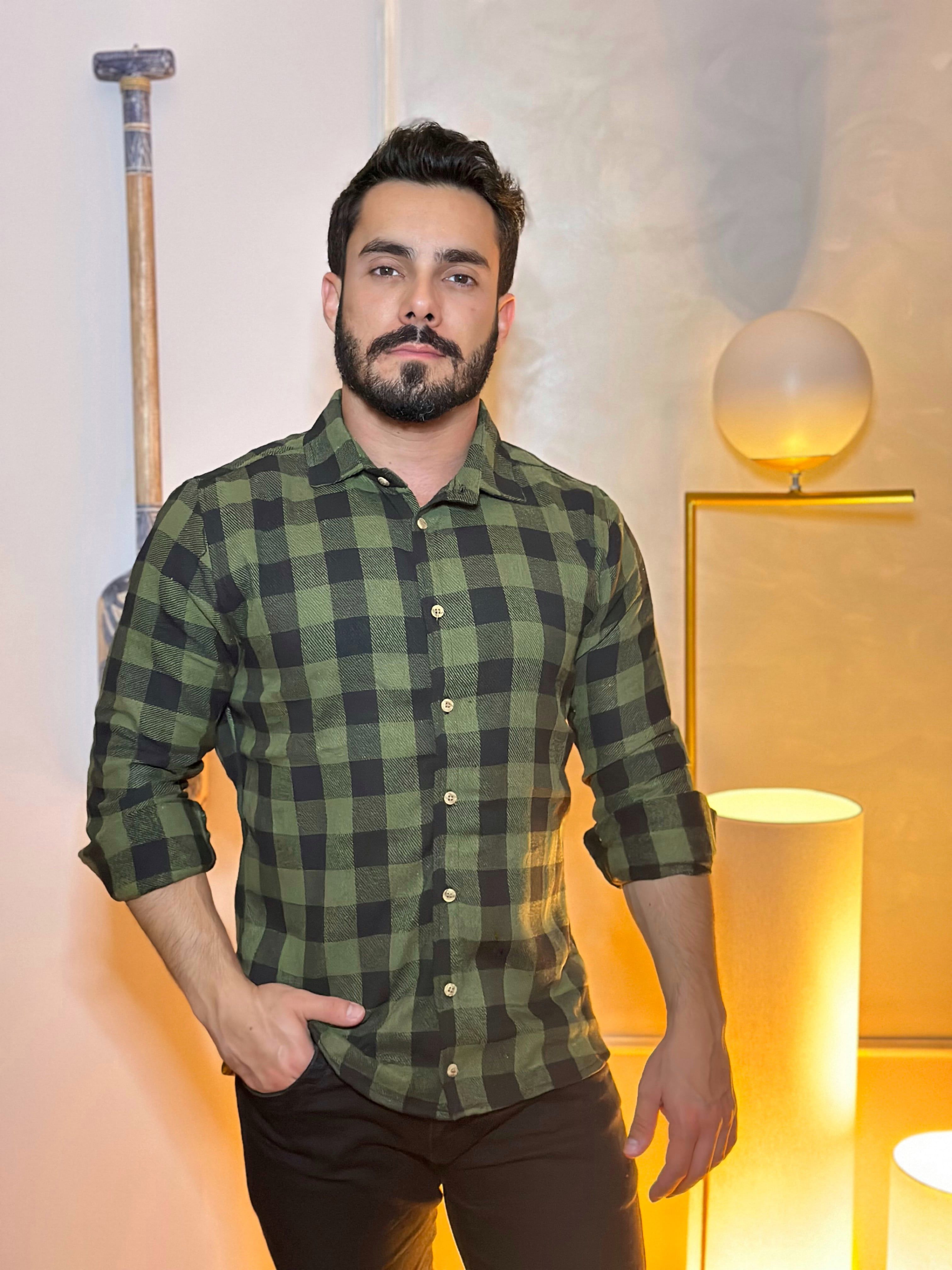 Xadrez Masculina Vestido Preto Com Blusa Xadrez Camisa Xadrez