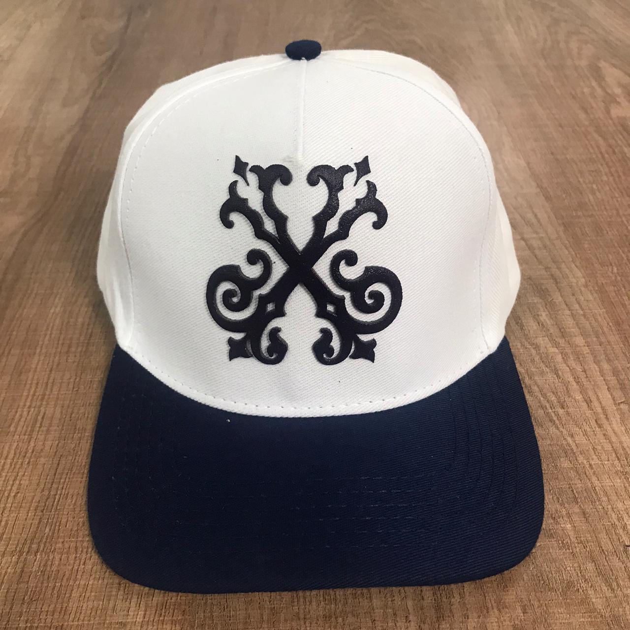 Boné JJ  Todo Branco  VISTASE COM ESTILO