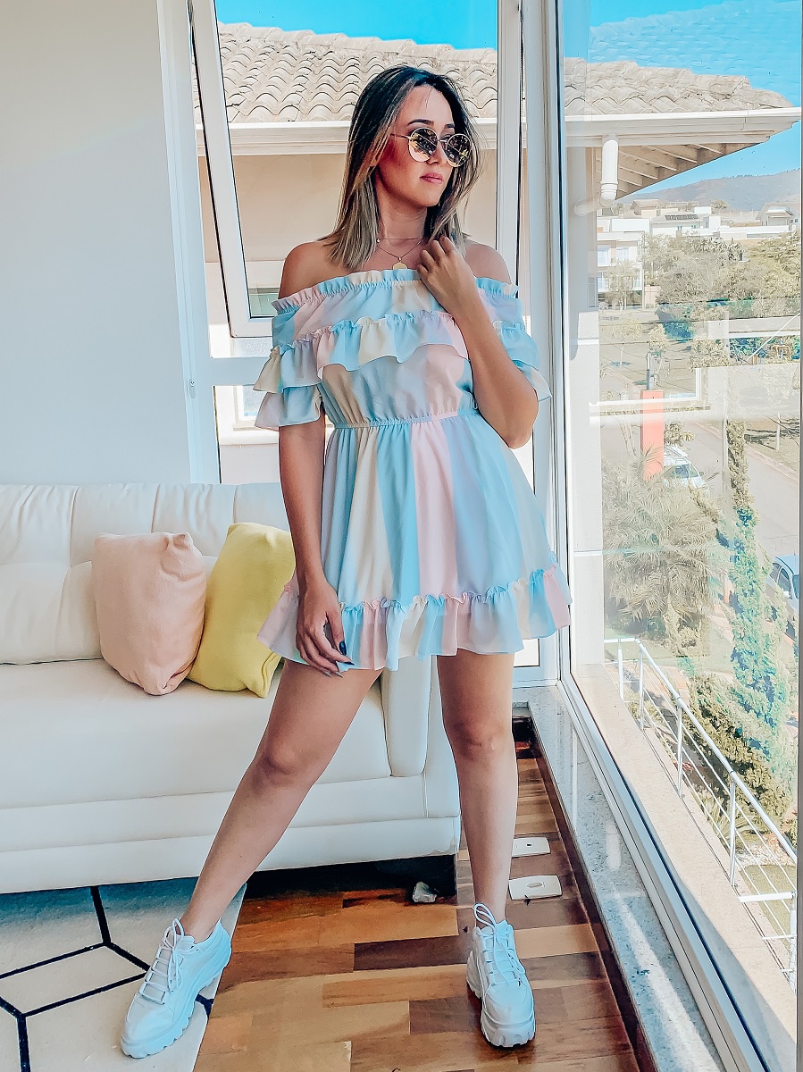 vestido curto colorido