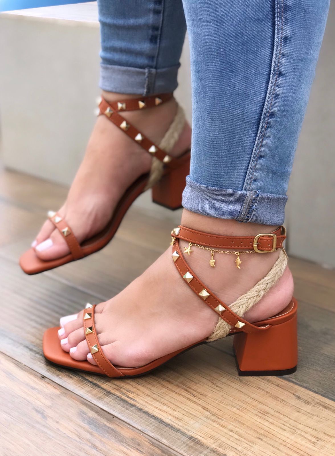 Salto Caramelo Tachas e Juta | Talline Sapatilhas Atacado