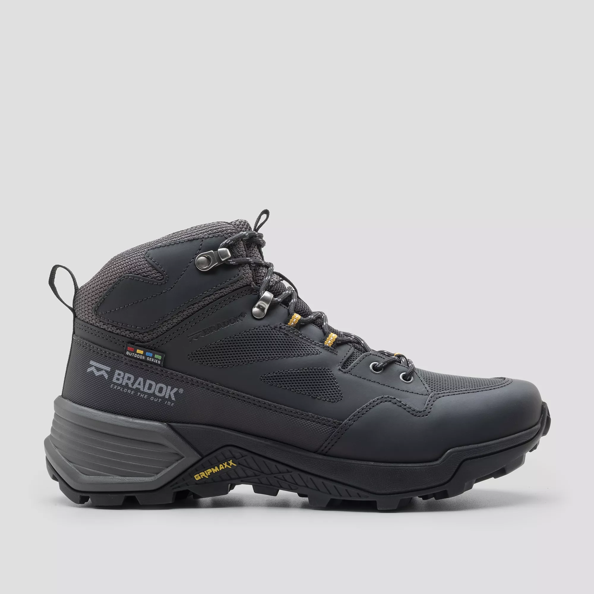 bota-bradok-adventure-hiking-