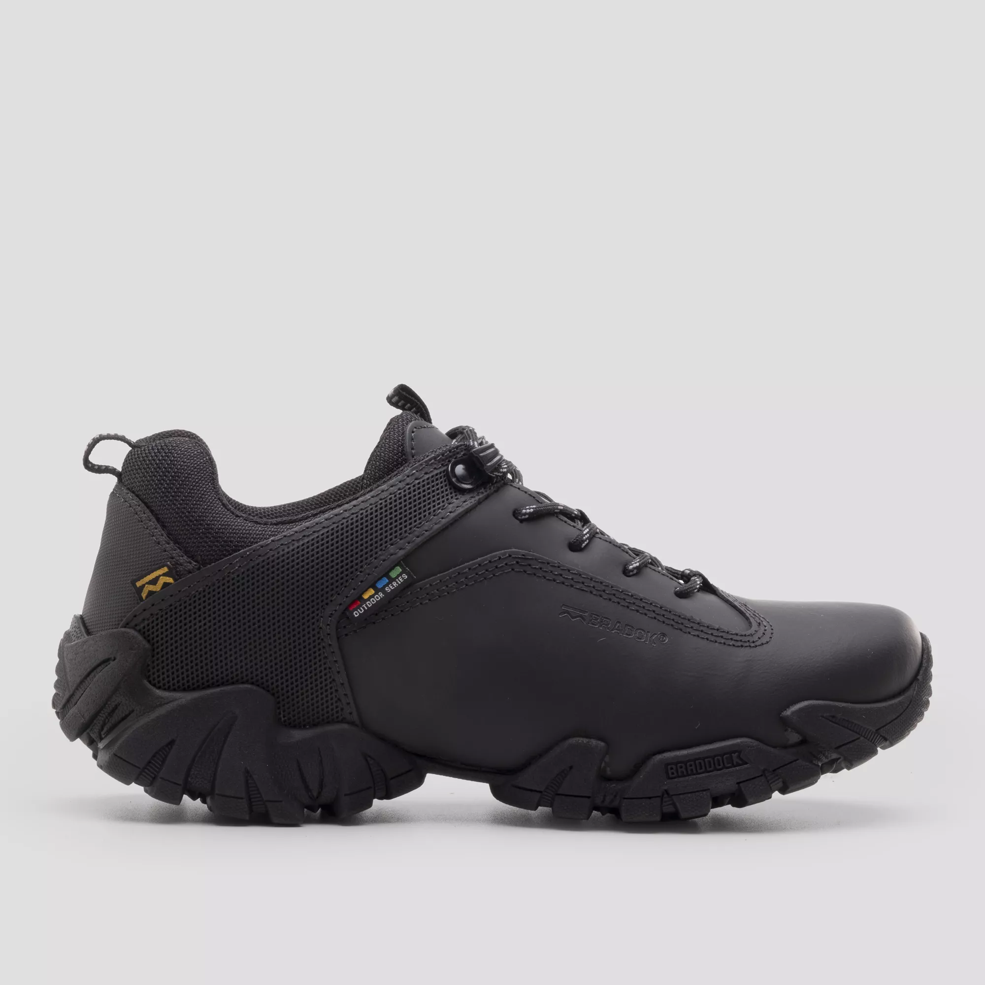 bota-bradok-adventure-hiking-