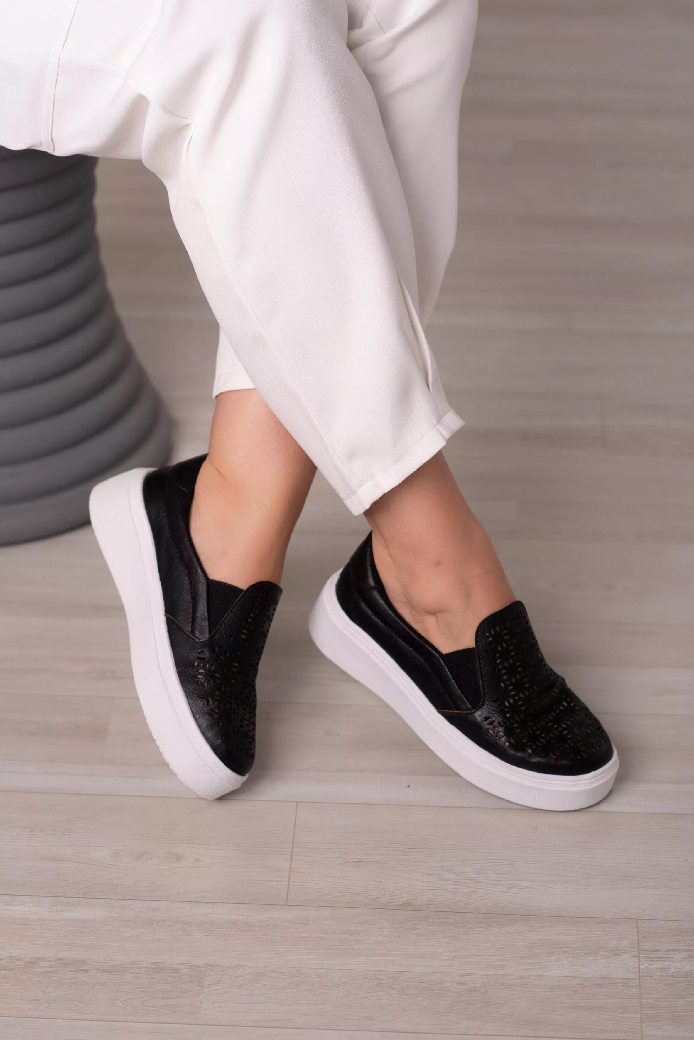 リシュリュー SP アズールレーン GEMIX 10 BLACK Tênis Slip On Furos Laser_3068- Preto | Carolina Lins