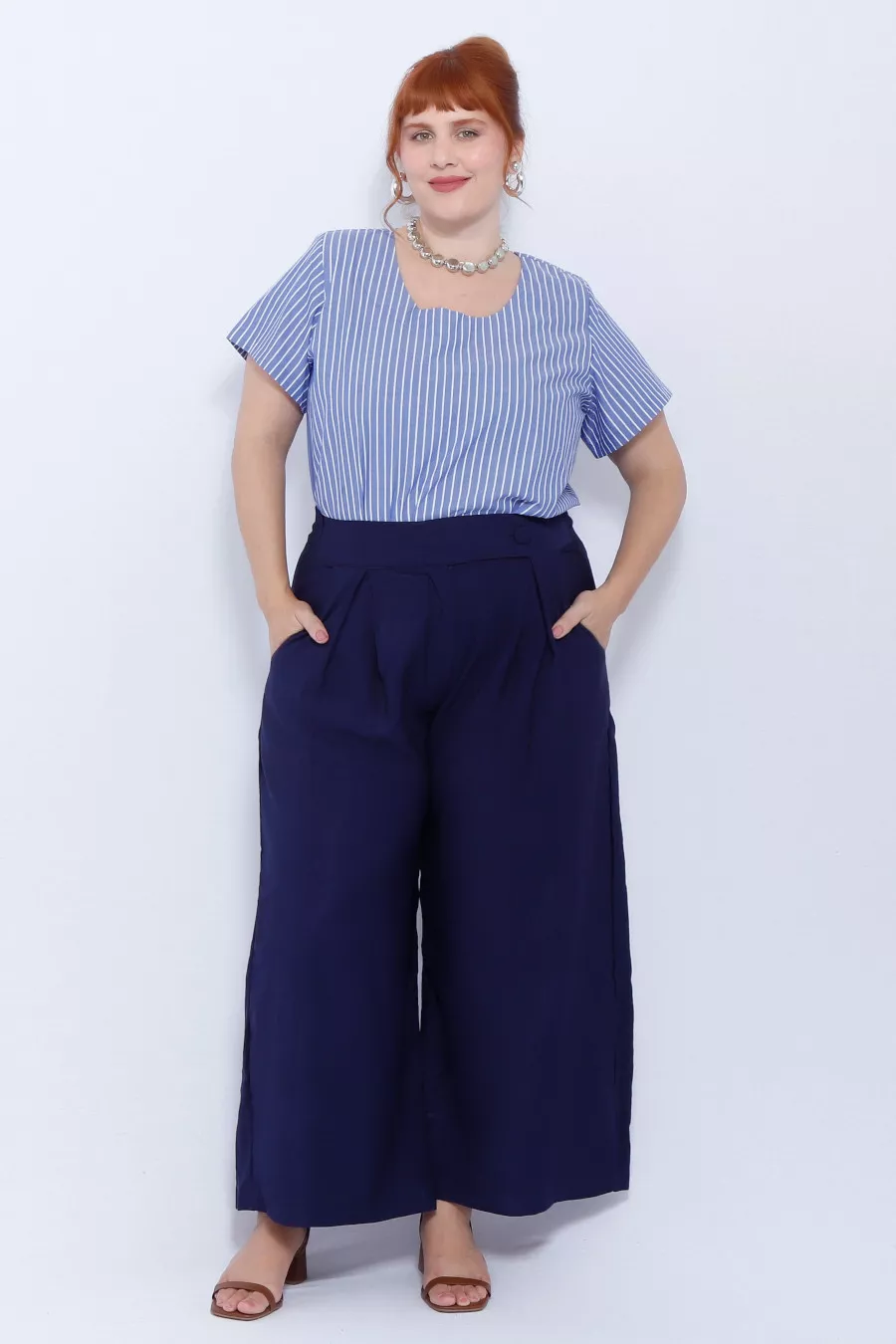 Calça Pantalona Viscose Azul Marinho - Plus Size | DELPHINA