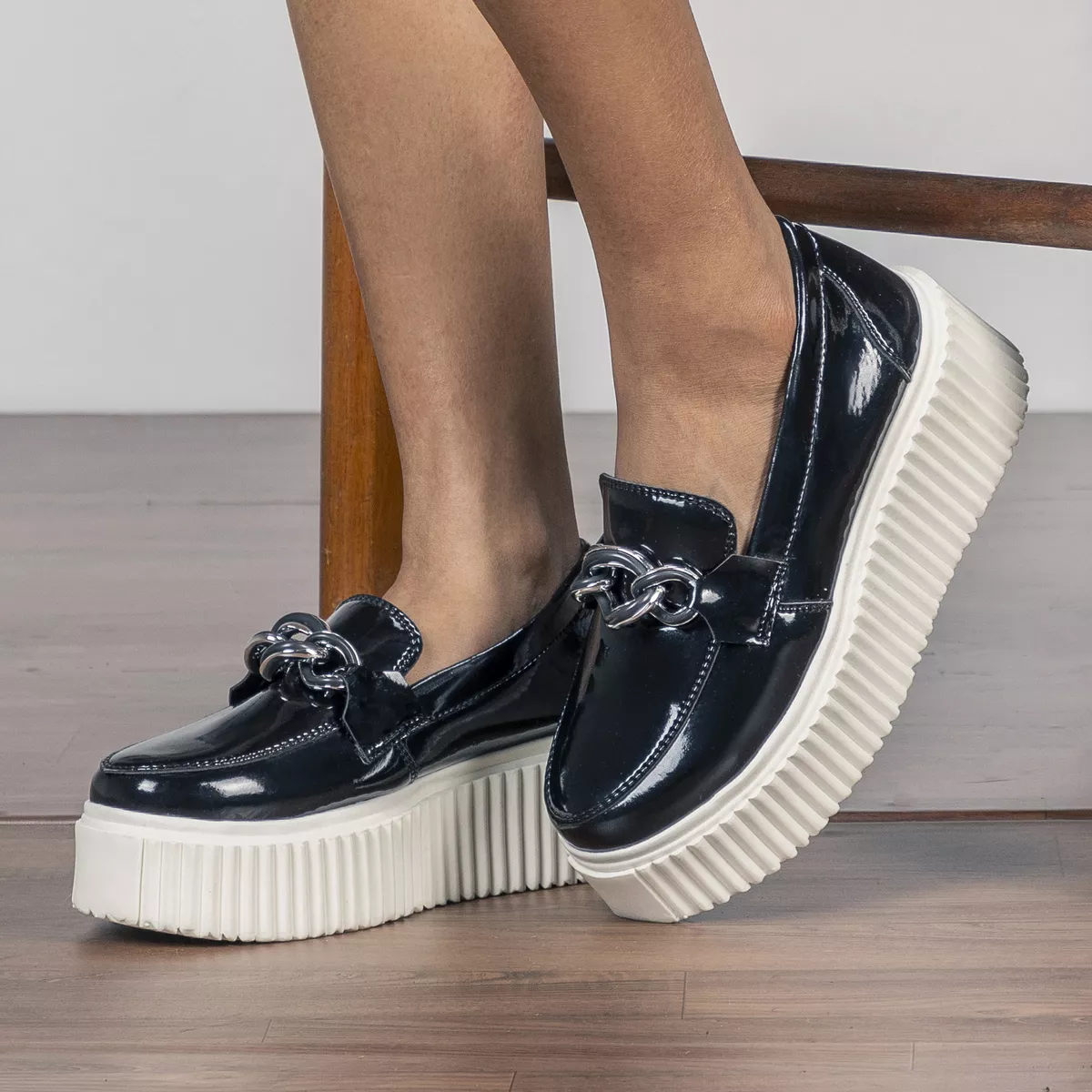 y414185　レディース　BLK M Mocassim Victoria Feminino Metalizado GuGi 405-GG - Preto Verniz
