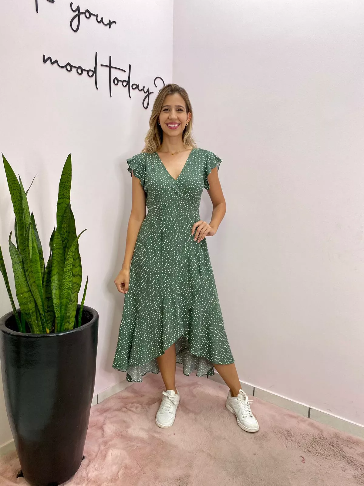 Vestido Midi Envelope Vestido Transpassado Manga Curta VESTIDO MIDI  ENVELOPE MANGA CURTA POA VERDE MOOD