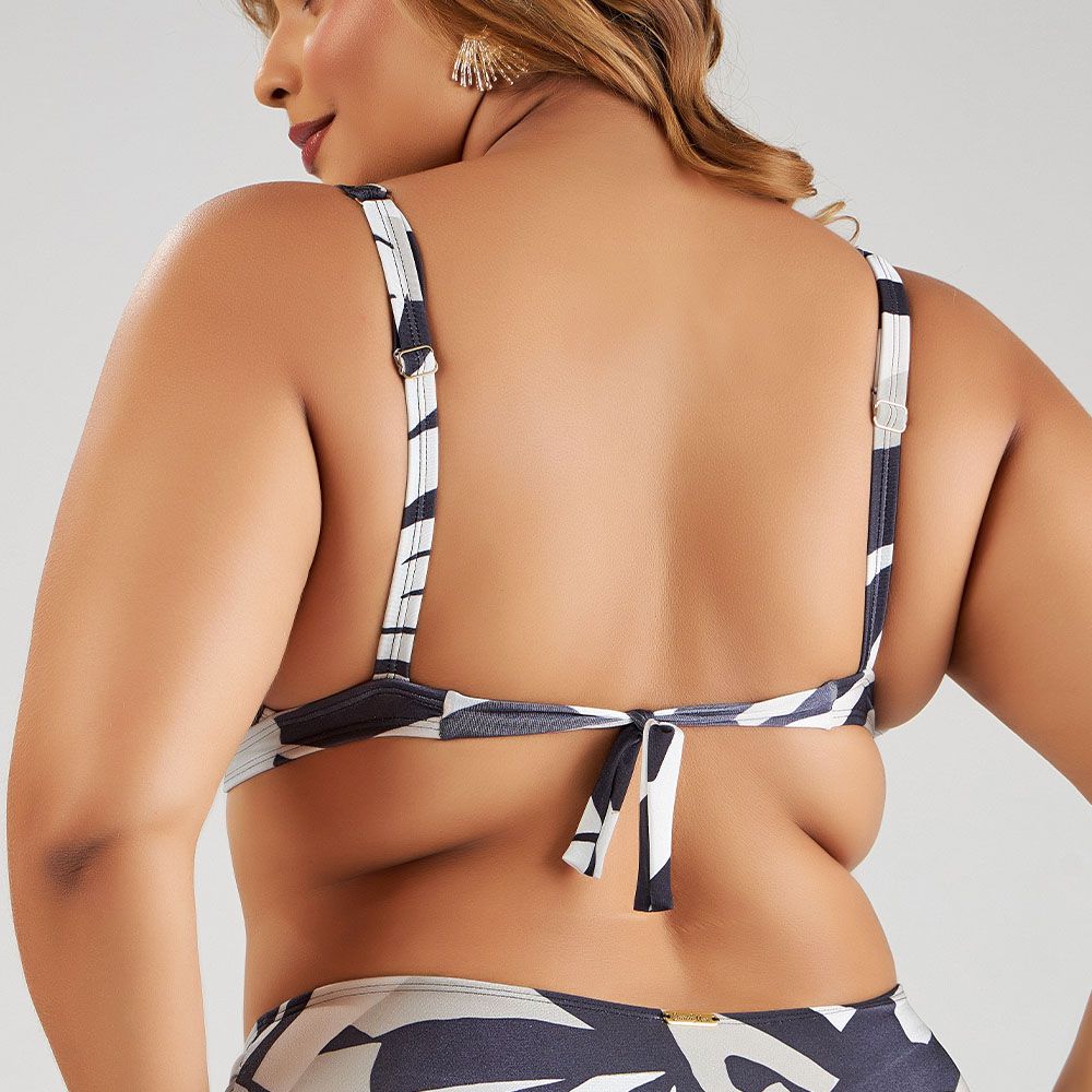 TOP PLUS DECOTE V ESTAMPADO GRAFISMO ETNICO