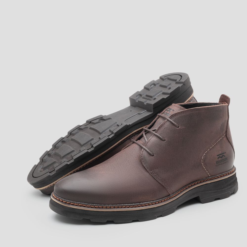 Bota Britton Chukka Café