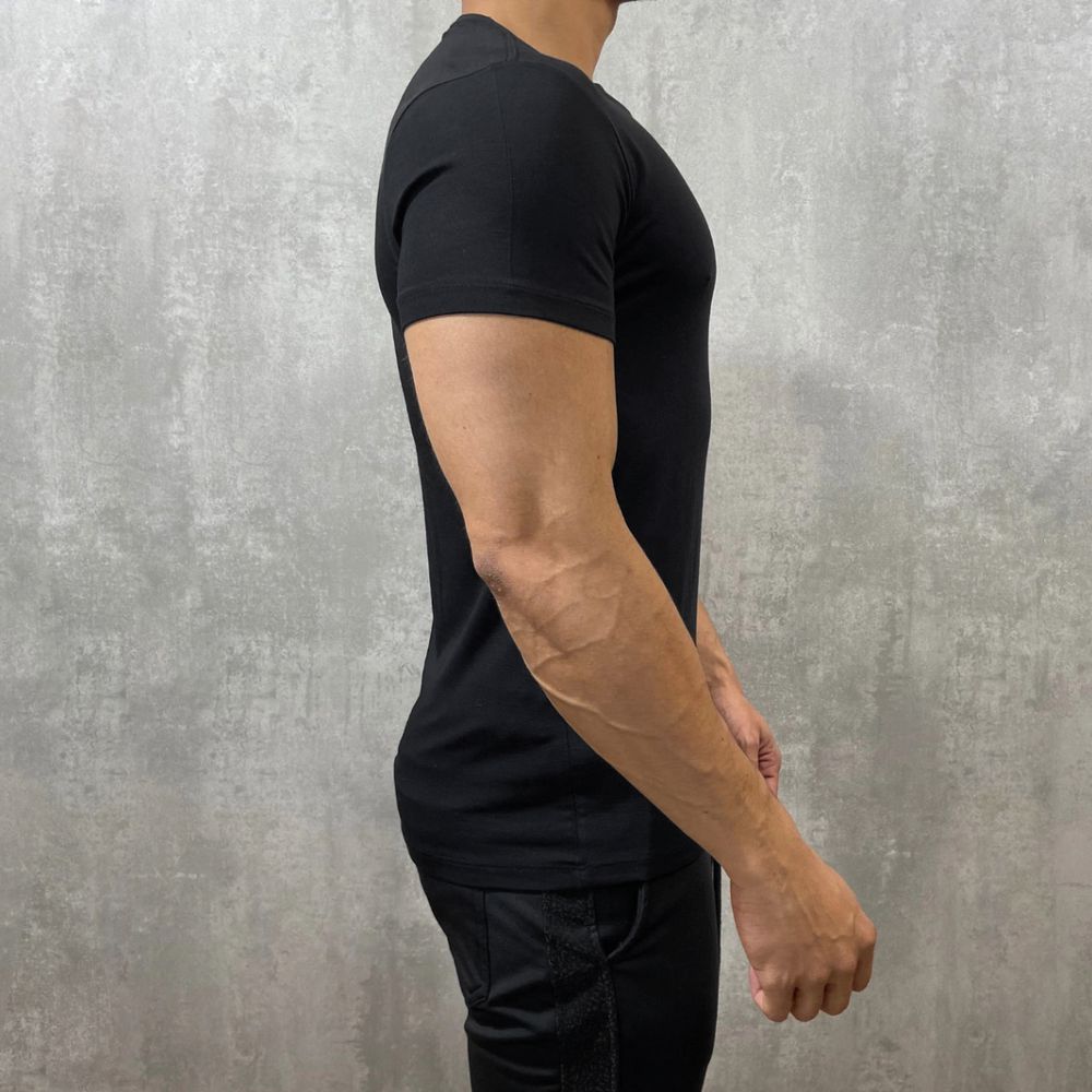 Camiseta Preta Slim Manga Curta Gola Redonda Casual Premium