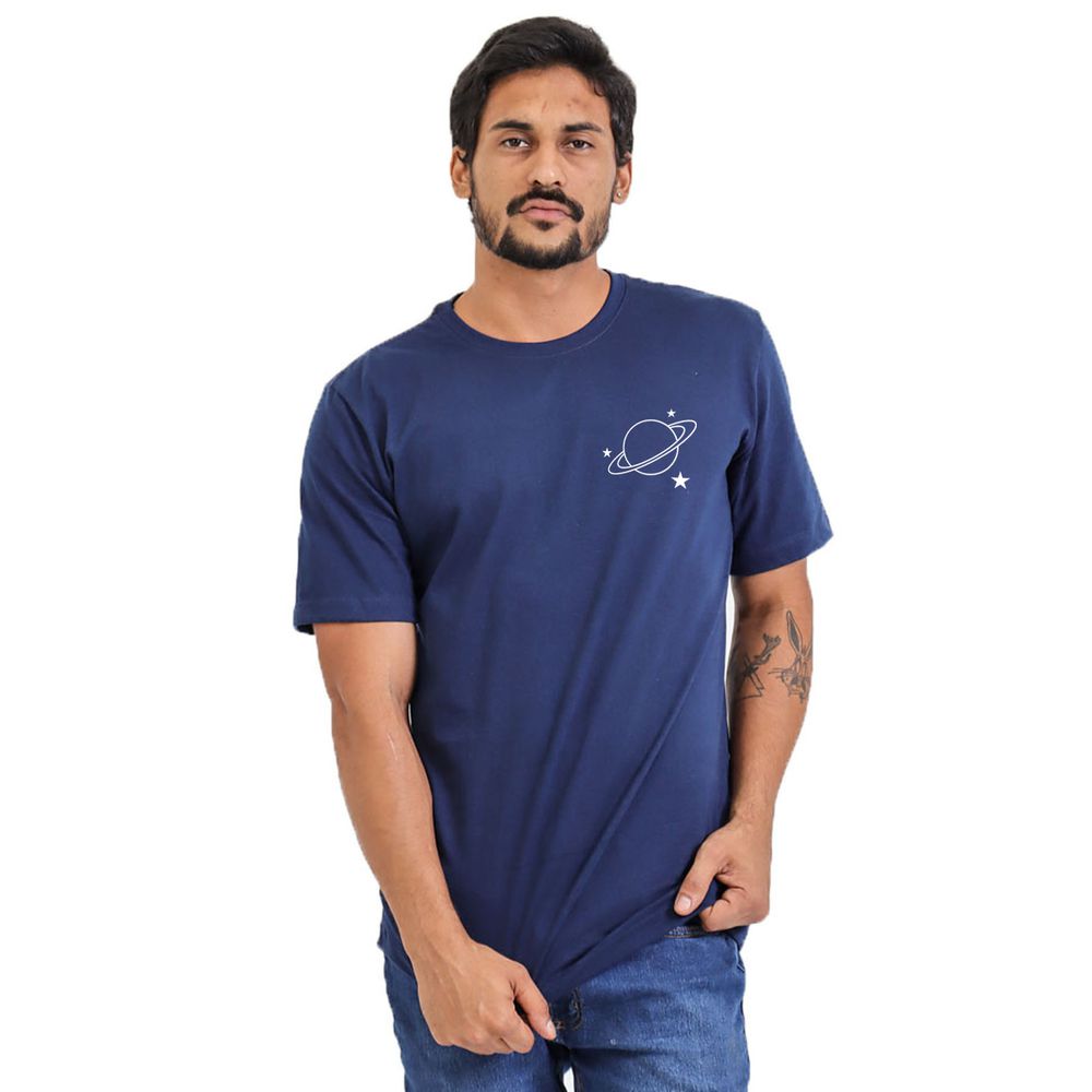 Camiseta Saturno Alien Planeta Minimalista Logo No Peito Astronomia - Azul Marinho