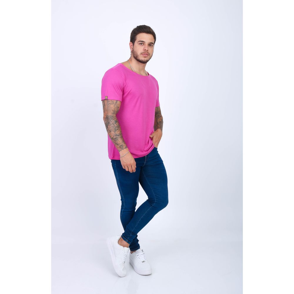 Camiseta Gola Canoa Aberta Cor Rosa Violeta Masculina Slim