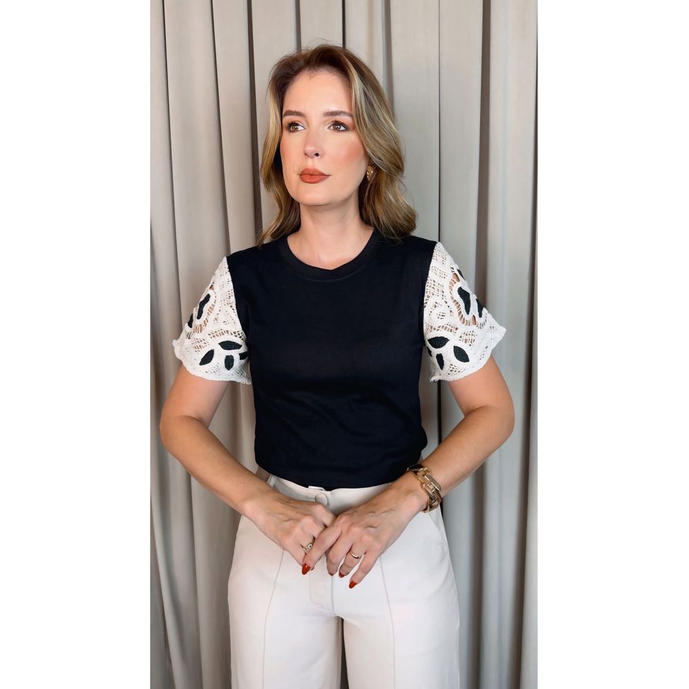 T-shirt Feminina Manga Bordada - Preto - Cod 535