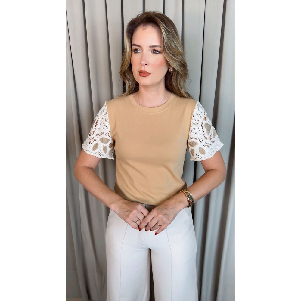 T-shirt Feminina Manga Bordada - Nude - Cod 535