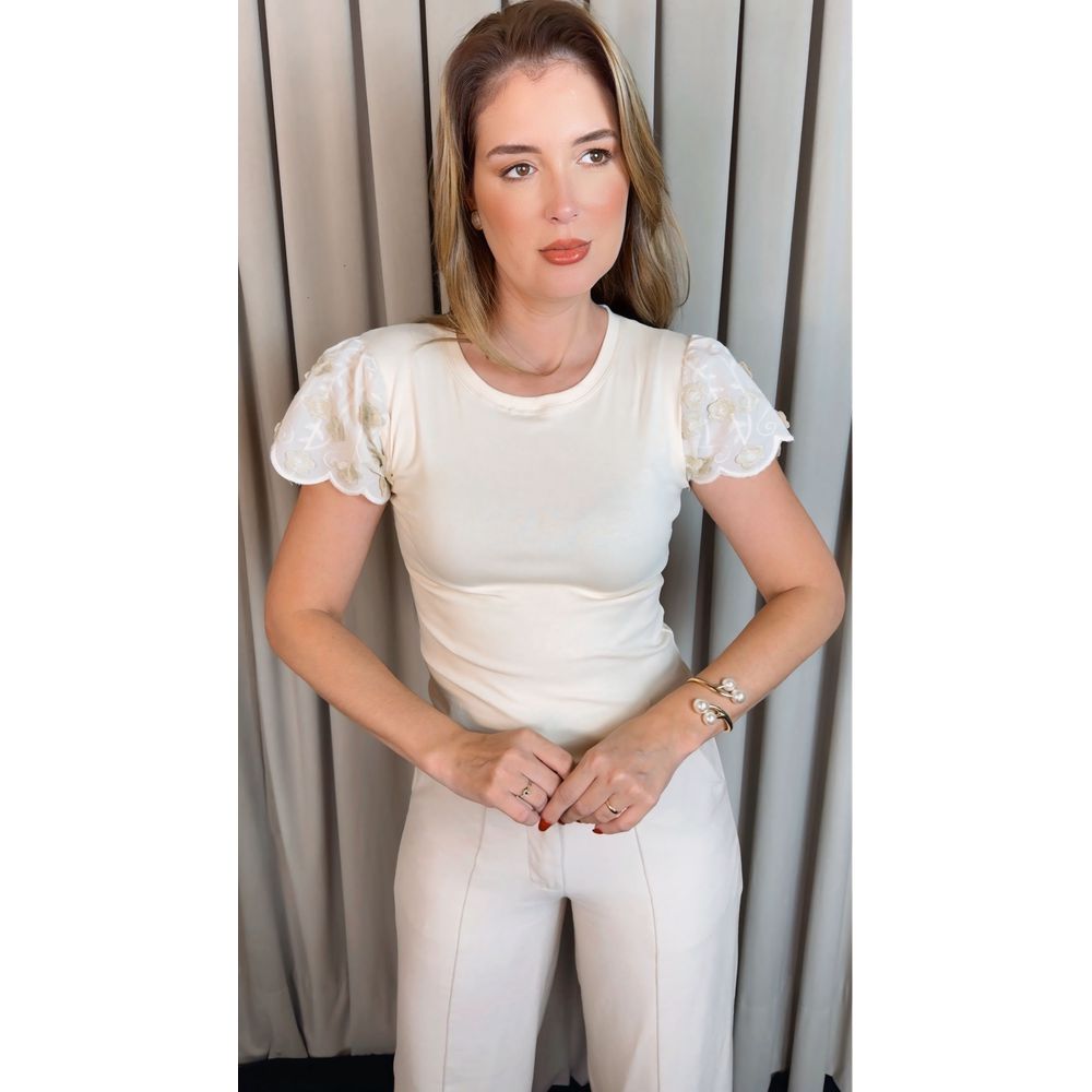T-shirt Feminina Delicada Bordada - Off White - Cod 544
