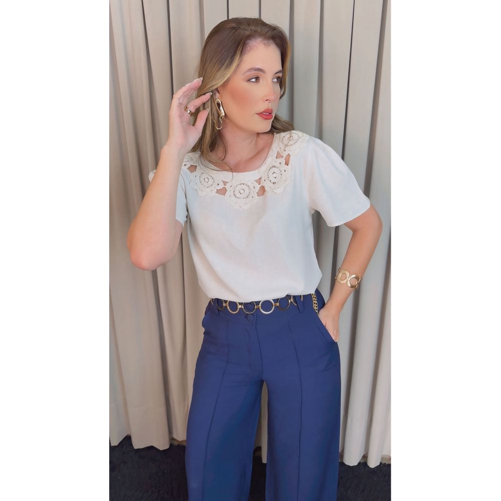 Blusa Feminina Flor Em Crochê - Off White - Cod 530