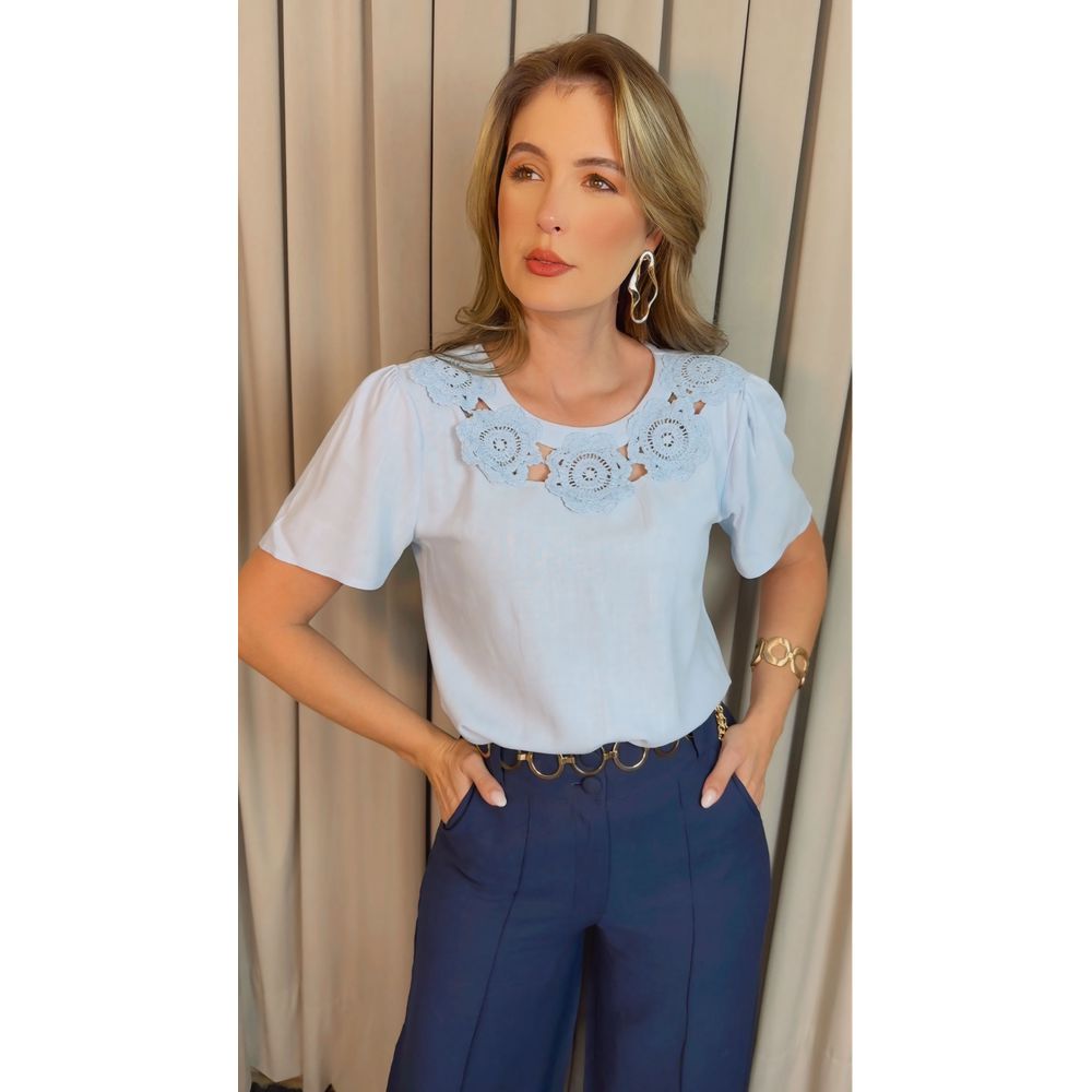 Blusa Feminina Flor Em Crochê - Azul - Cod 530