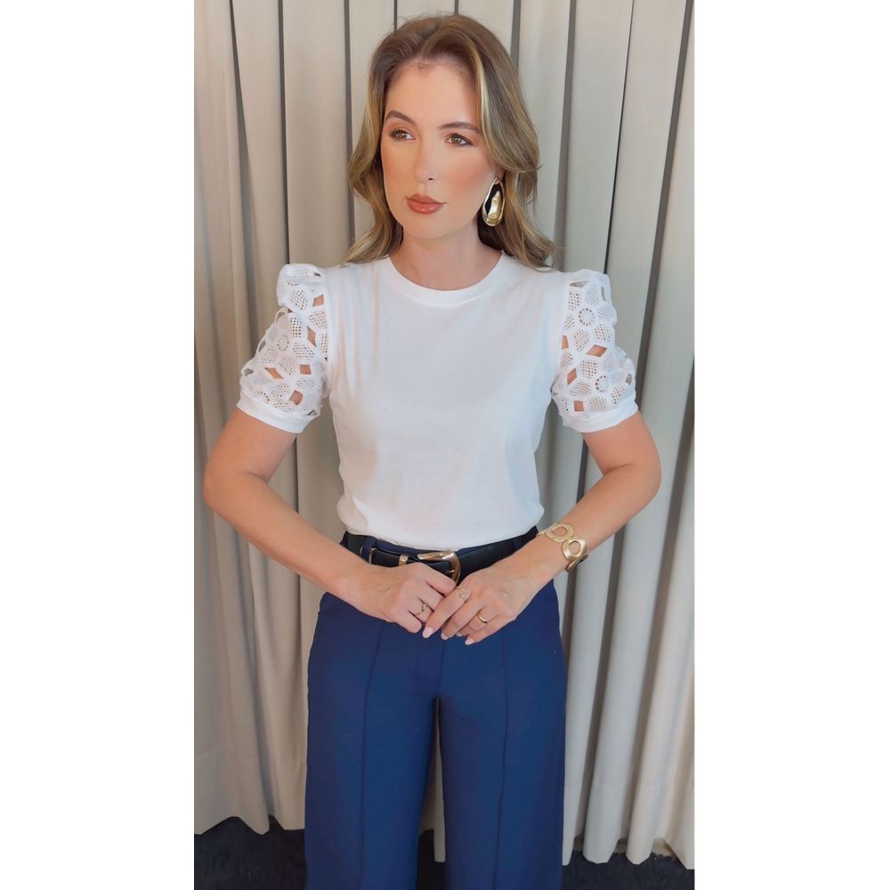 T-shirt Feminina Manga Guipir - Branca - Cod 523