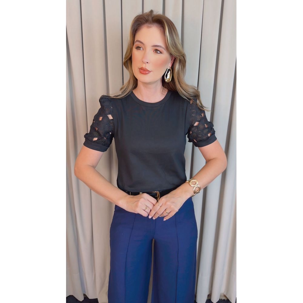 T-shirt Feminina Manga Guipir - Preto - Cod 523