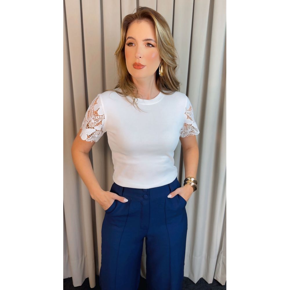 T-shirt Feminina Bordada Borboleta - Branca - Cod 514