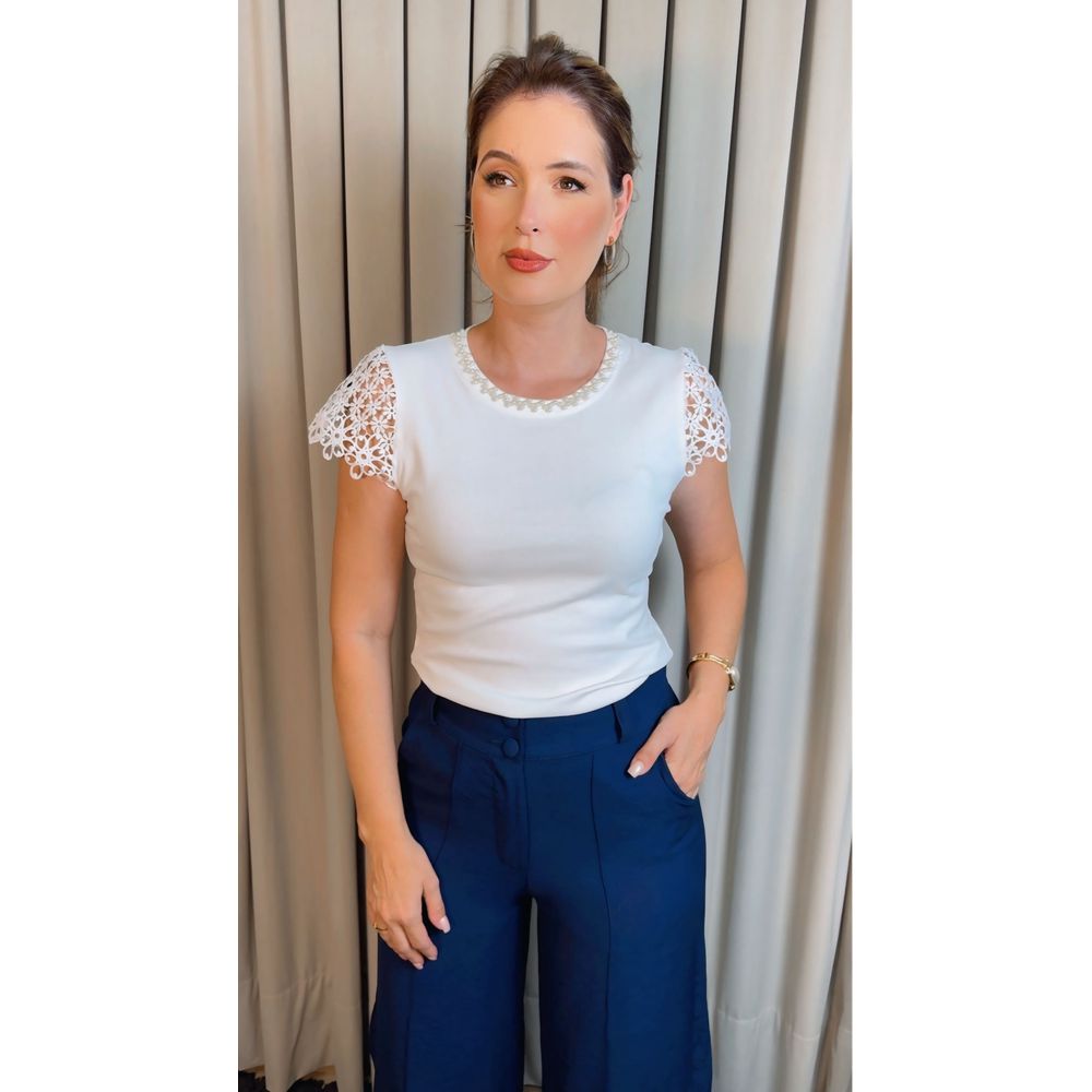 T-shirt Feminina Gola Perola - Branca - Cod 334
