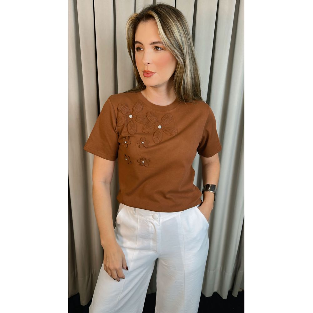 T-shirt Feminina Com Detalhe Flor - Marrom - Cod 291
