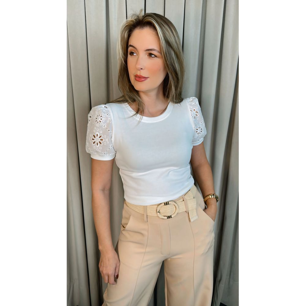 T-shirt Feminina Com Detalhe Na Manga Lese - Branca - Cod 289