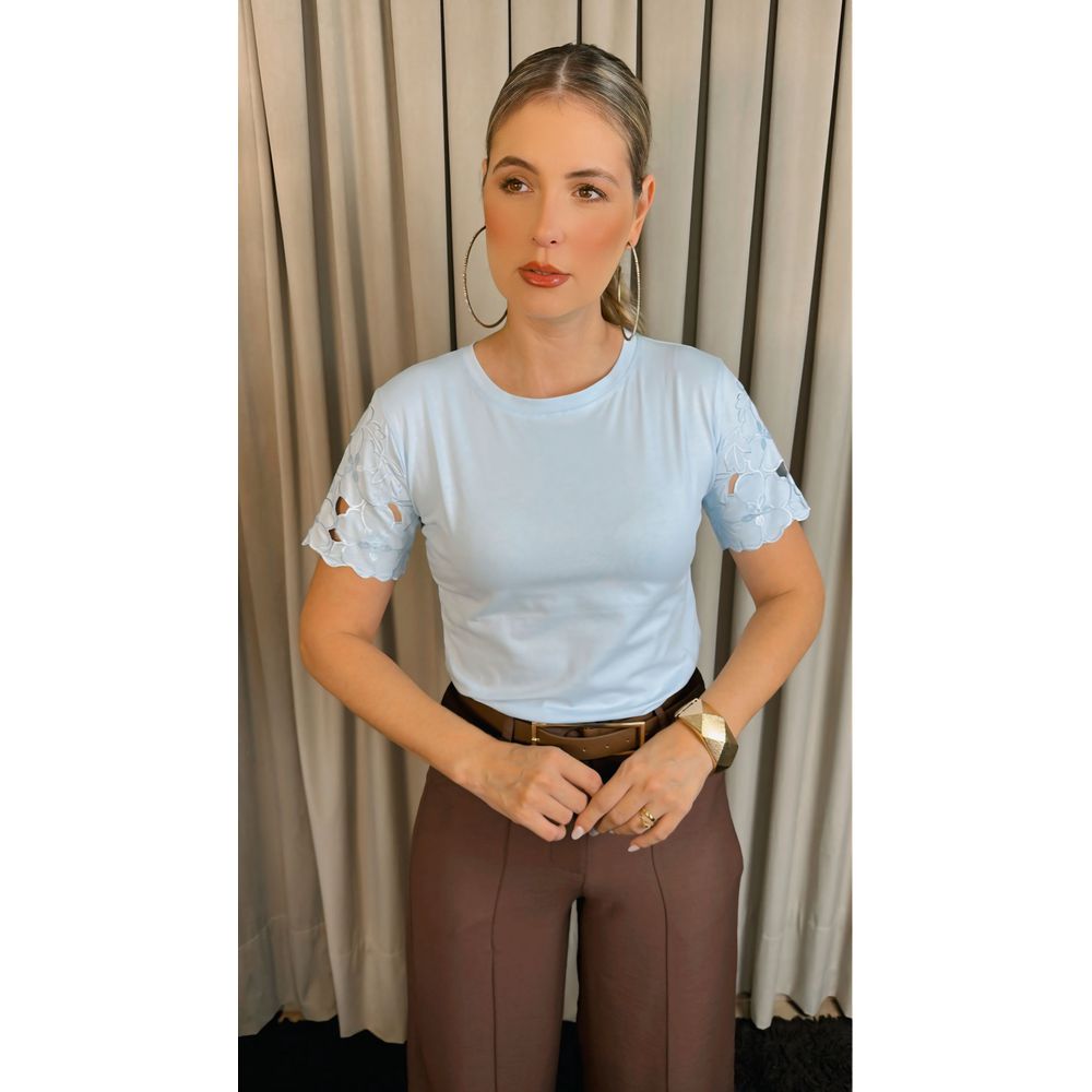 T-Shirt Feminina Manga Bordada Flores - Azul- Cod 272